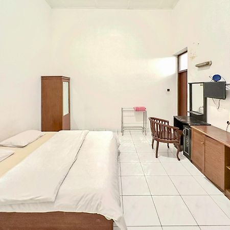 OYO 759 Hotel Dewi Sri Yogyakarta Exterior foto