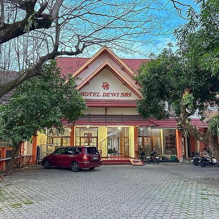 OYO 759 Hotel Dewi Sri Yogyakarta Exterior foto
