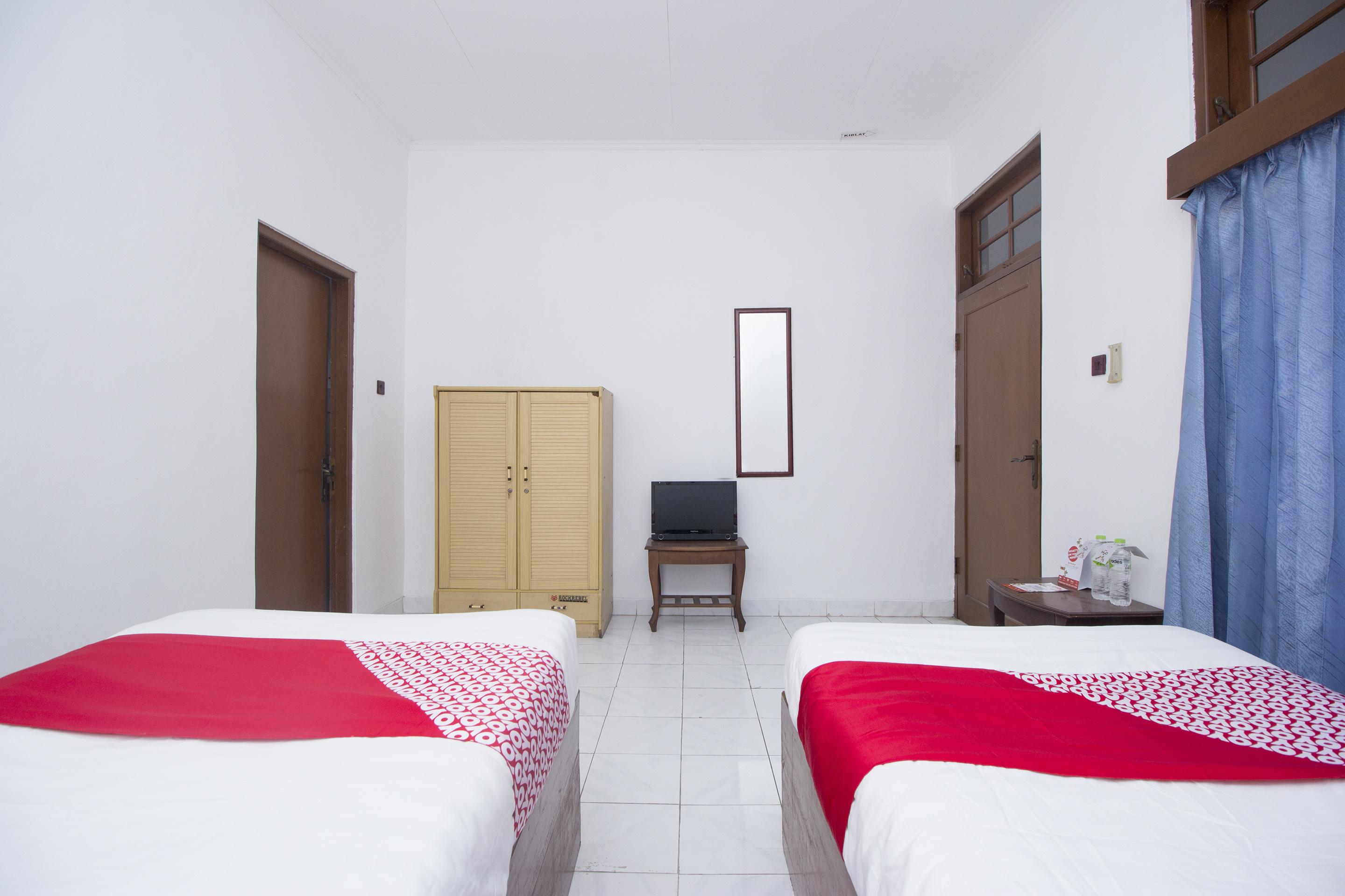 OYO 759 Hotel Dewi Sri Yogyakarta Exterior foto