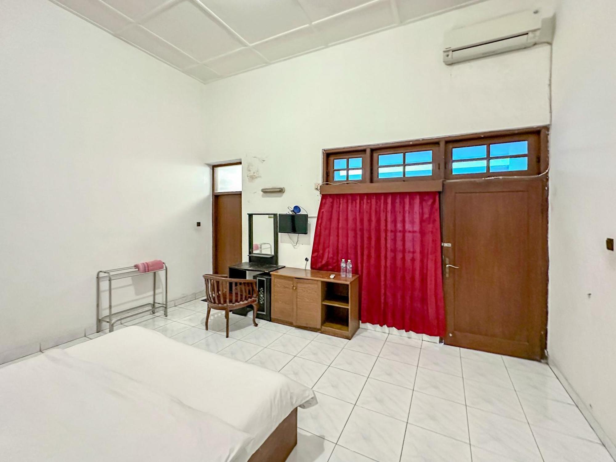 OYO 759 Hotel Dewi Sri Yogyakarta Exterior foto