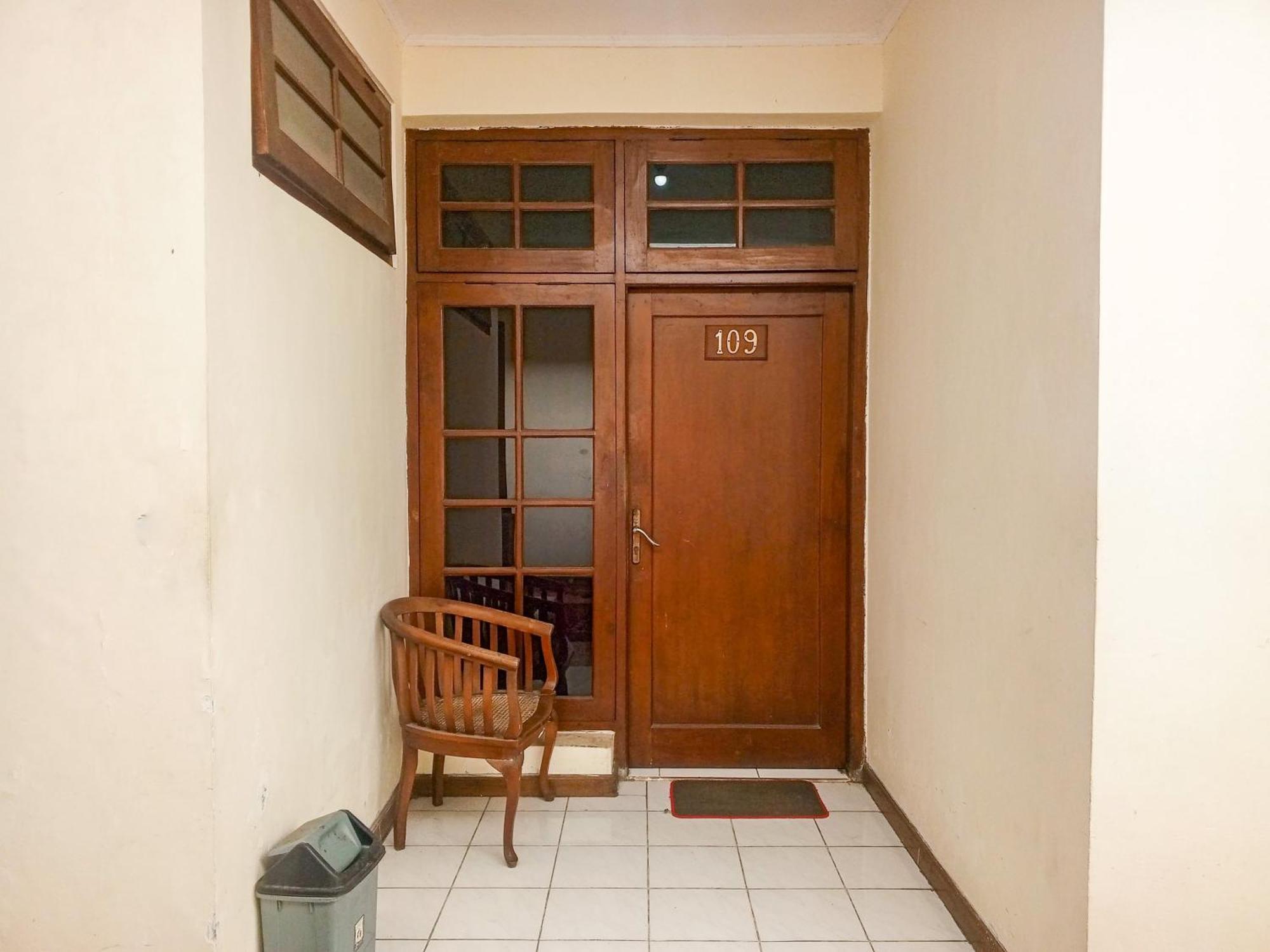 OYO 759 Hotel Dewi Sri Yogyakarta Exterior foto